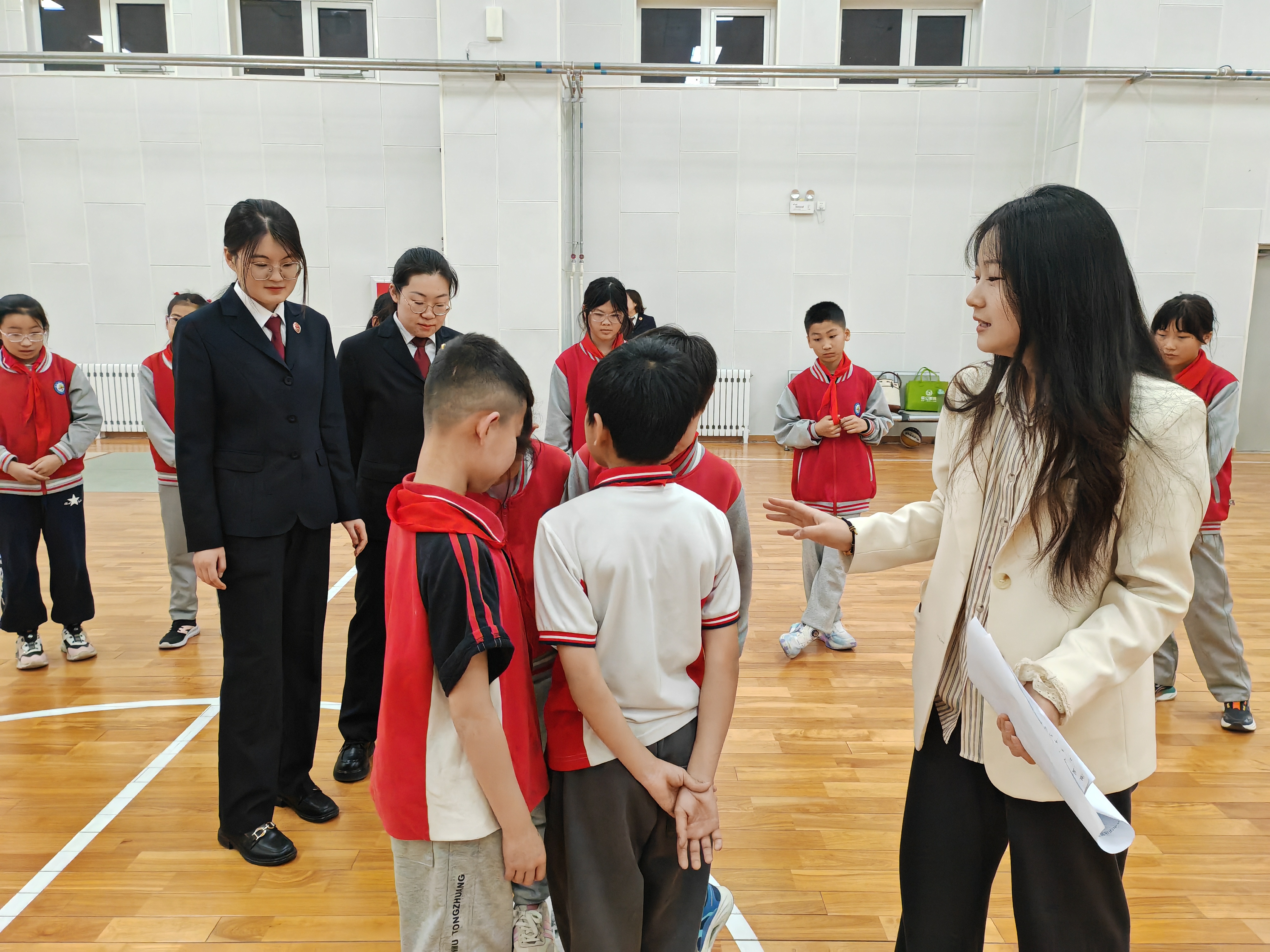 一堂特殊的法治教育课——“法润”未检团队到辖区内小学开展团体心理辅导活动